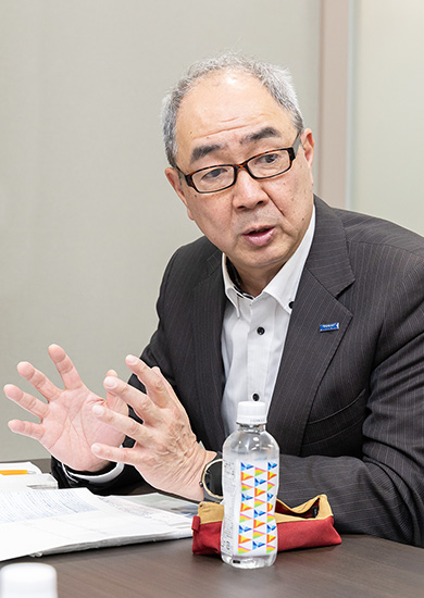 東レ健康保険組合 専務理事　奥村栄二さん